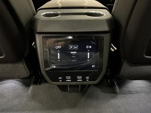 New 2026 GMC Yukon Denali Ultimate w/ LPO, Floor Liner Package AWD/4WD image 25