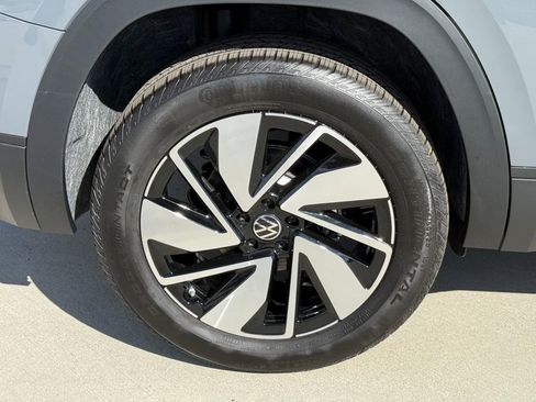 New 2026 Volkswagen Atlas SE image 9