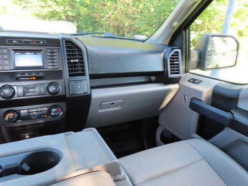 Used 2020 Ford F150 XL w/ Equipment Group 101A Mid RWD image 23