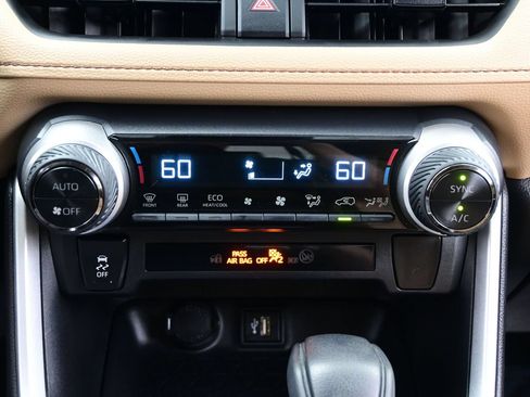 Used 2024 Toyota RAV4 XLE w/ Convenience Package AWD/4WD image 21