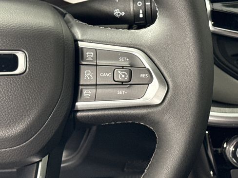 New 2026 Jeep Compass Limited image 36