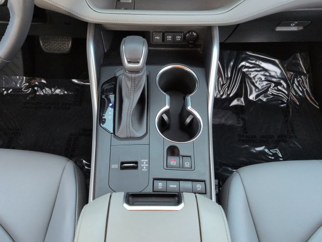 Used 2021 Toyota Highlander XLE FWD image 19