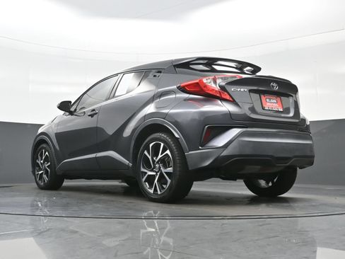 Used 2021 Toyota C-HR XLE FWD image 27