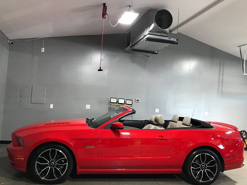 Used 2013 Ford Mustang GT Premium RWD image 11