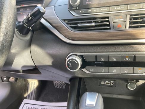 Used 2023 Nissan Altima 2.5 SV FWD image 22