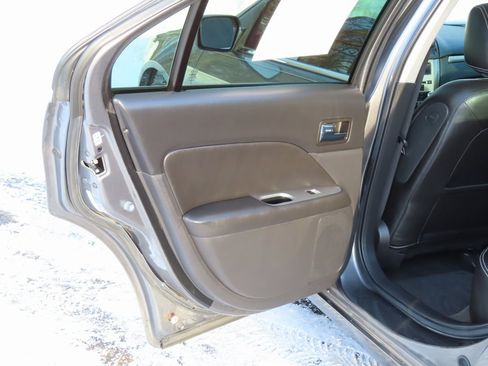 Used 2010 Ford Fusion SEL image 24