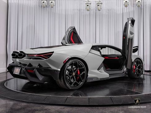 Used 2024 Lamborghini Revuelto AWD/4WD image 24