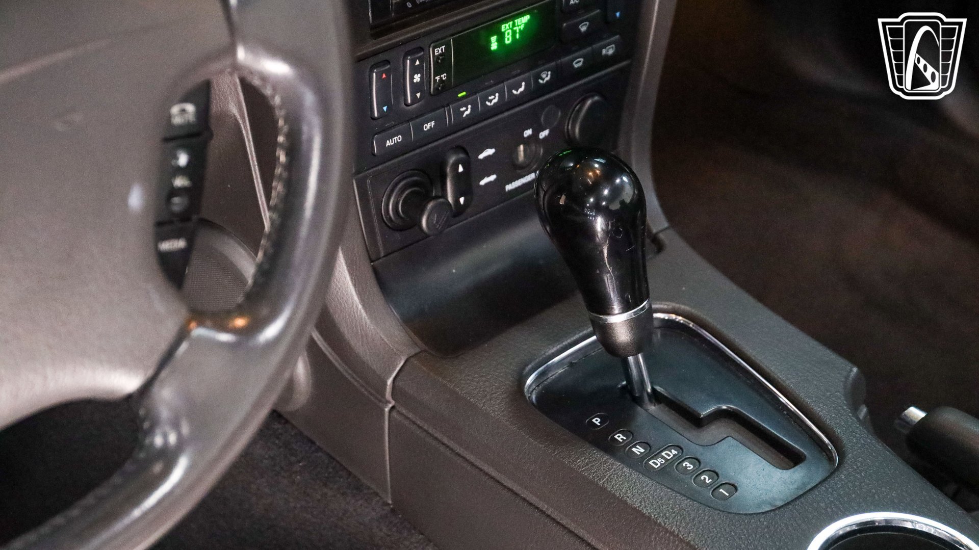 Used 2002 Ford Thunderbird RWD image 15