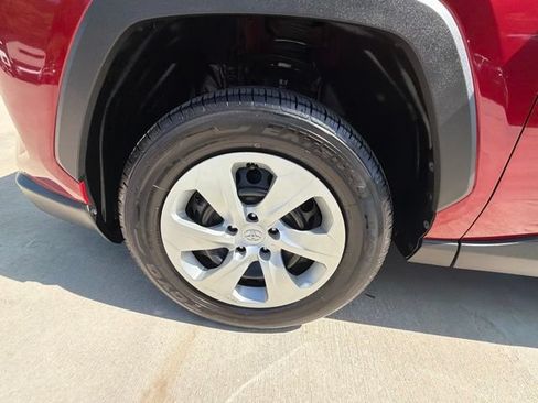 Used 2019 Toyota RAV4 LE FWD image 95