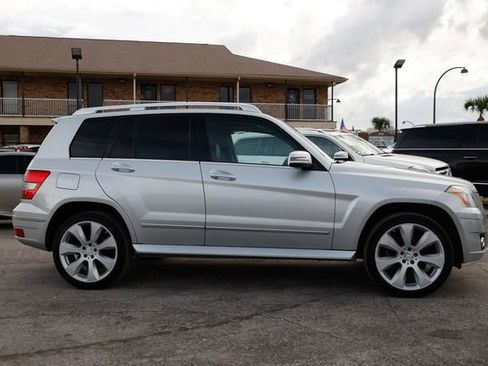 Used 2010 Mercedes-Benz GLK 350 2WD w/ Multimedia Pkg image 18