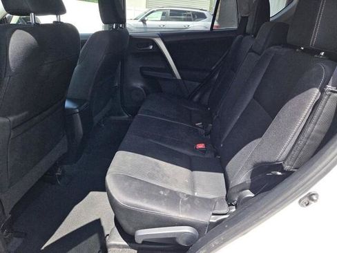 Used 2015 Toyota RAV4 XLE FWD image 4