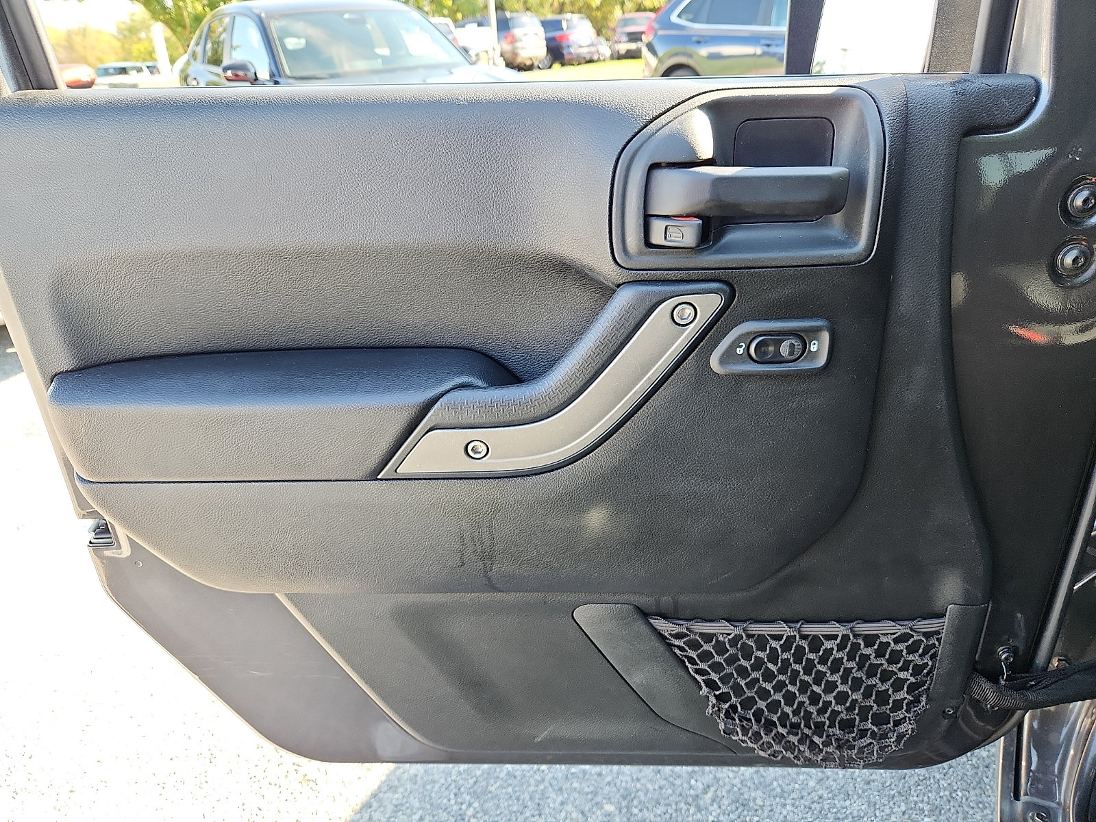 Used 2018 Jeep Wrangler Unlimited Sport S AWD/4WD image 12