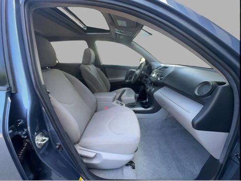 Used 2012 Toyota RAV4 FWD w/ Upgrade Value Pkg image 32