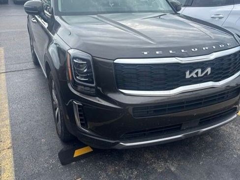Used 2022 Kia Telluride S AWD/4WD image 1