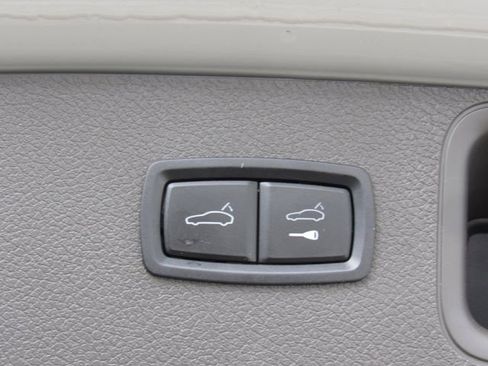 Used 2019 Porsche Macan AWD/4WD image 21