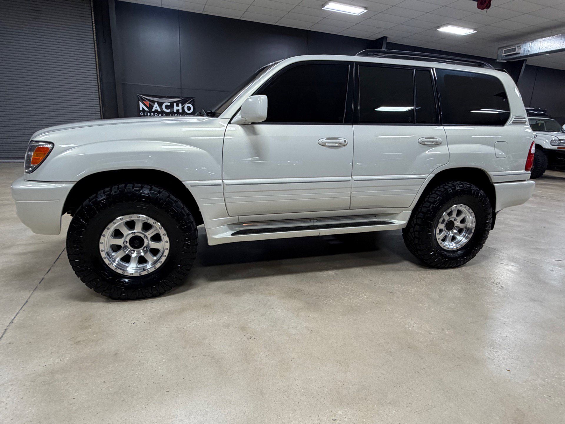 Used 2002 Lexus LX 470 4WD image 12