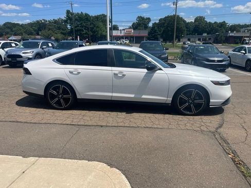 Used 2025 Honda Accord Sport image 18