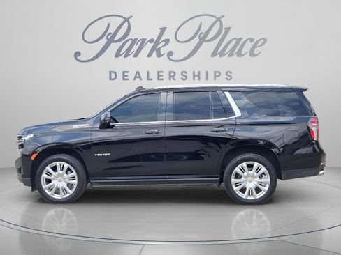 Used 2021 Chevrolet Tahoe High Country w/ Premium Package RWD image 2