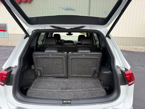 Used 2022 Volkswagen Tiguan SE R-Line image 20