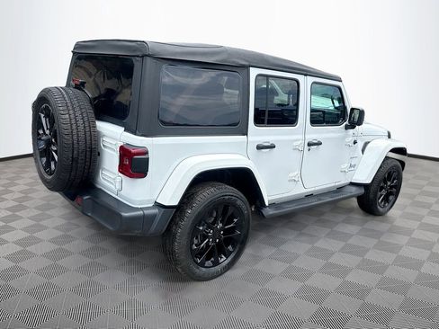 Used 2023 Jeep Wrangler Unlimited Sahara w/ Cold Weather Group AWD/4WD image 6