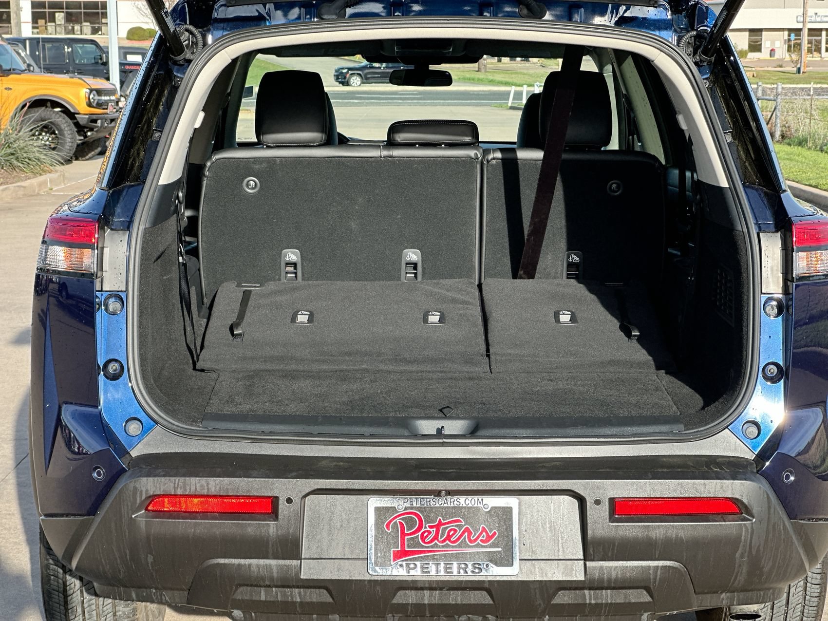 Used 2025 Nissan Pathfinder SV FWD image 23