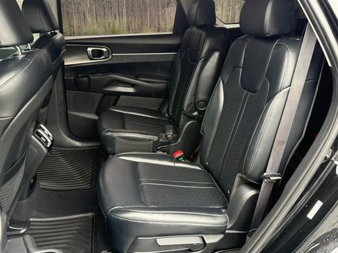 Used 2023 Kia Sorento EX image 23
