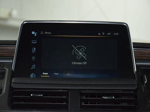 Used 2024 Chevrolet Suburban High Country image 31