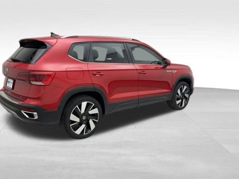 Used 2023 Volkswagen Taos SEL image 2