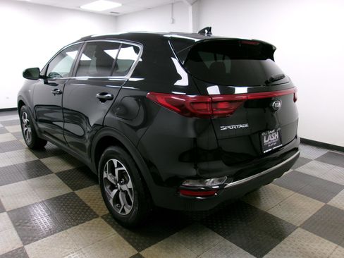 Used 2020 Kia Sportage LX image 2