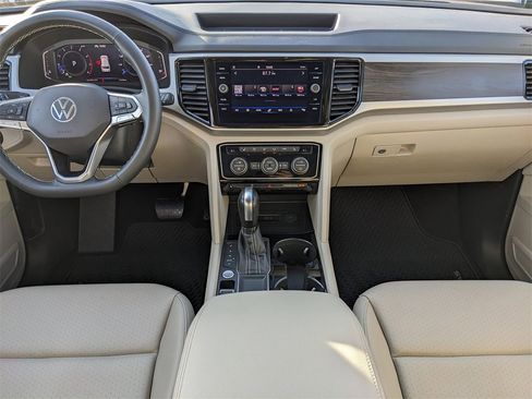 Certified 2022 Volkswagen Atlas SE w/ Panoramic Sunroof Package image 15