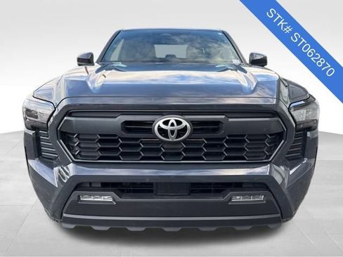 Used 2025 Toyota Tacoma TRD Off-Road image 2