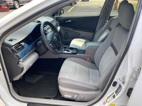Used 2012 Toyota Camry LE FWD image 9