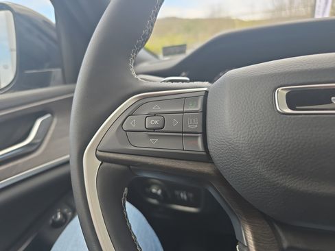 New 2026 Jeep Grand Cherokee Altitude AWD/4WD image 21
