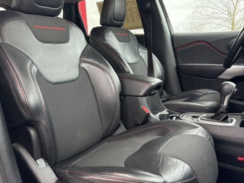 Used 2018 Jeep Cherokee Trailhawk w/ Cold Weather Group image 38