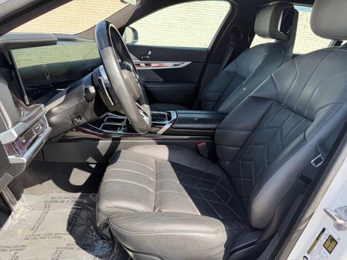 Used 2023 BMW 740i w/ Executive Package RWD image 22