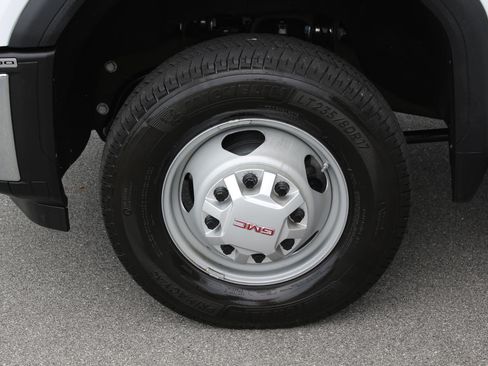Used 2025 GMC Sierra 3500 Pro w/ Convenience Package AWD/4WD image 37