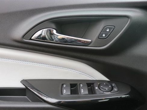 Used 2025 Chevrolet Trax LT image 15