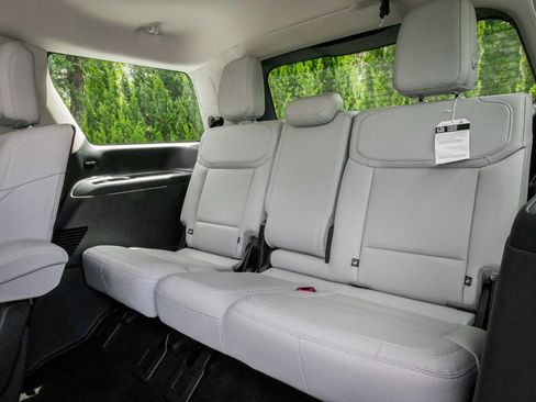 Used 2025 Ford Expedition Platinum AWD/4WD image 31