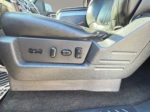 Used 2014 Ford F150 Lariat w/ Equipment Group 502A Luxury AWD/4WD image 31