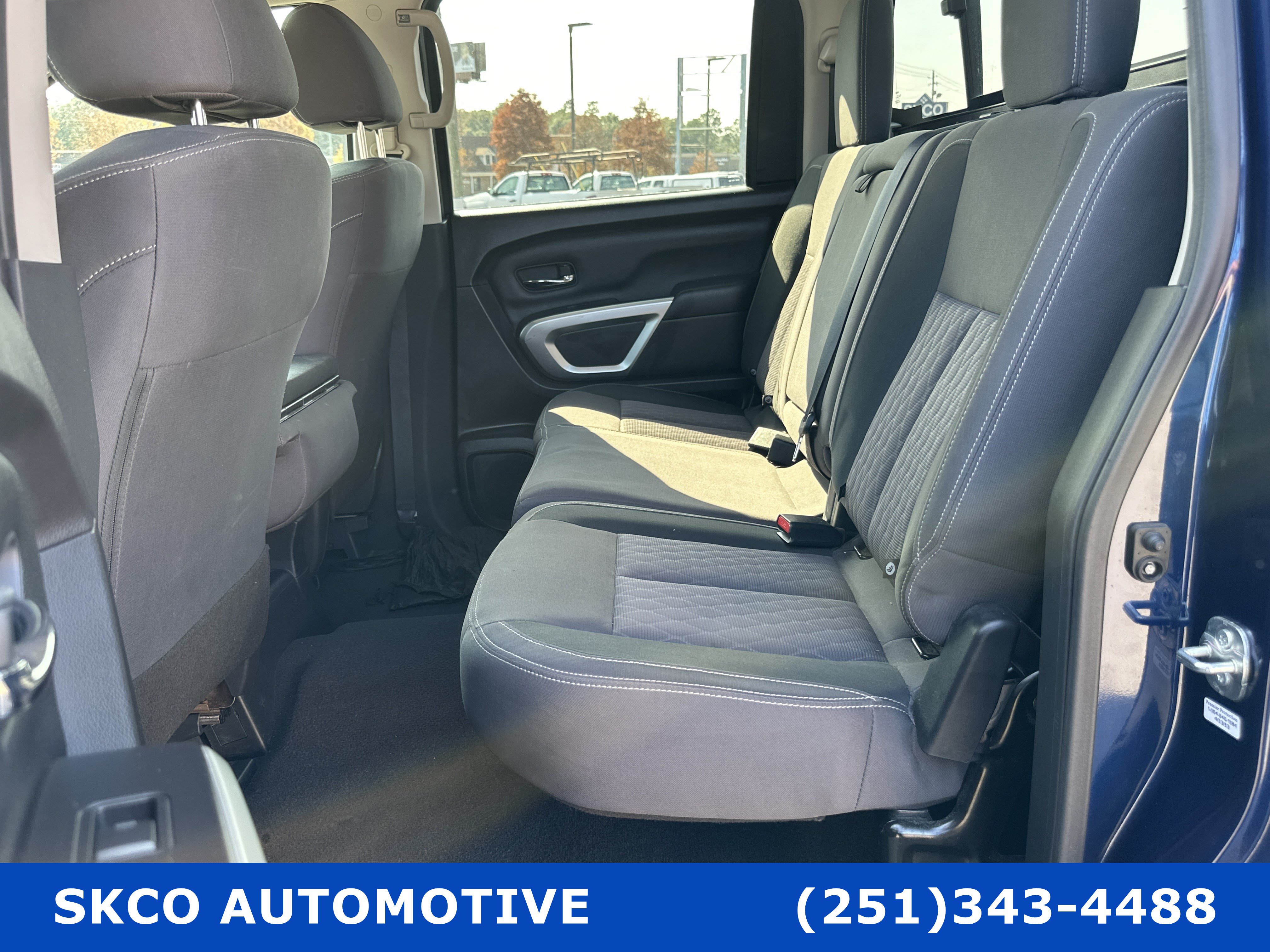 Used 2022 Nissan Titan SV RWD image 14