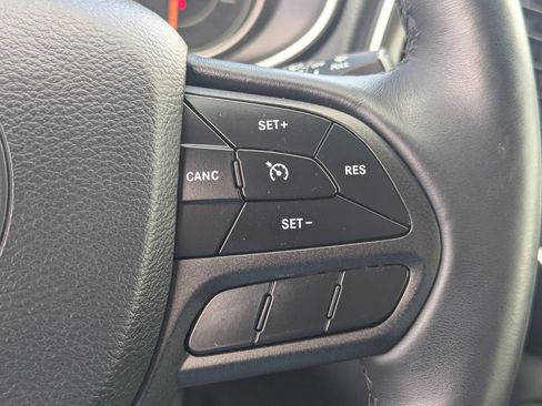 Used 2019 Jeep Cherokee Trailhawk w/ Cold Weather Group AWD/4WD image 19