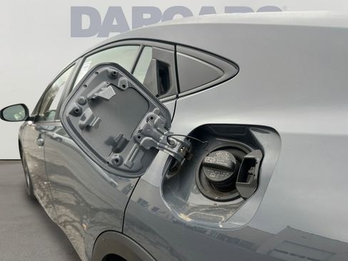 Used 2024 Toyota Prius LE image 31