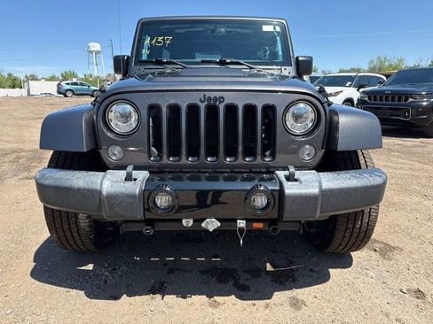 Used 2018 Jeep Wrangler Unlimited Sahara AWD/4WD image 8