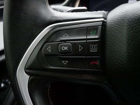 Used 2022 Jeep Grand Cherokee L Laredo image 26