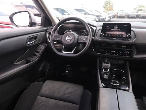 Certified 2024 Nissan Rogue SV image 21