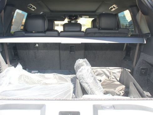 New 2025 Land Rover Range Rover Long Wheelbase SE image 12