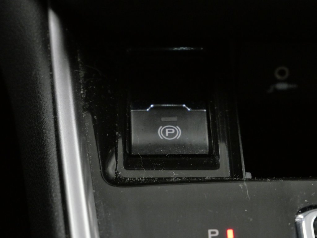 Used 2020 Subaru Legacy Premium AWD/4WD image 25