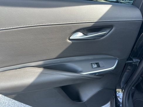 Used 2024 Cadillac XT4 Premium Luxury image 31