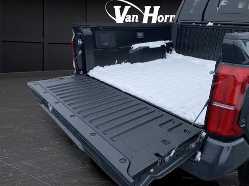 Used 2025 Toyota Tacoma TRD Sport w/ TRD Sport Upgrade Package image 15