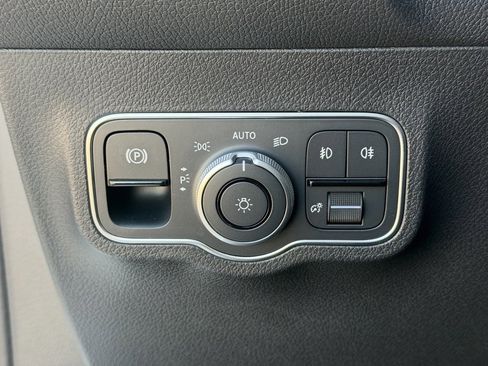 New 2026 Mercedes-Benz GLB 250 4MATIC image 22